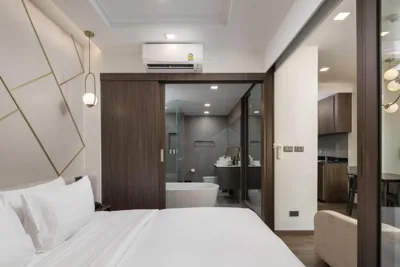 Camera Premier con letto king e vasca da bagno — The Proud Karon Beach Phuket Trademark Collection By Wyndham